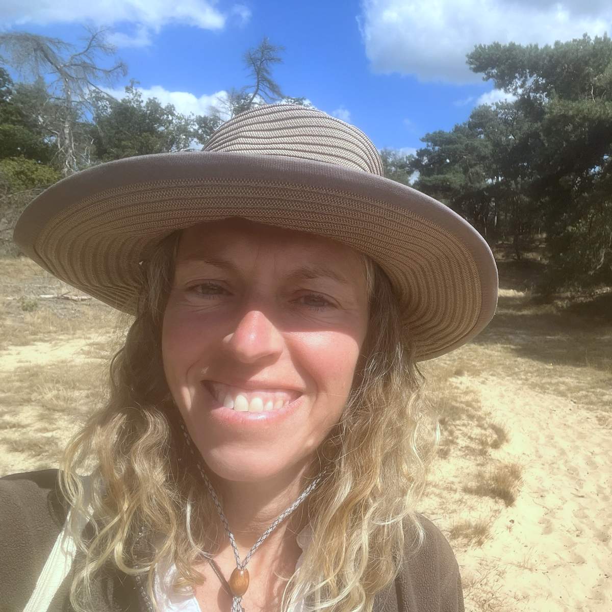 Stieneke met hoed1_1x1